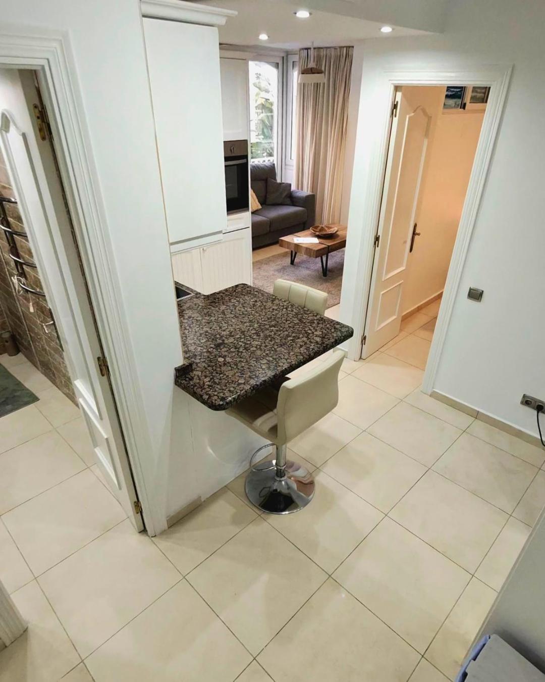 Apartment Modern 1Br Walk To Beach, Casino & Puerto Banus Marbella