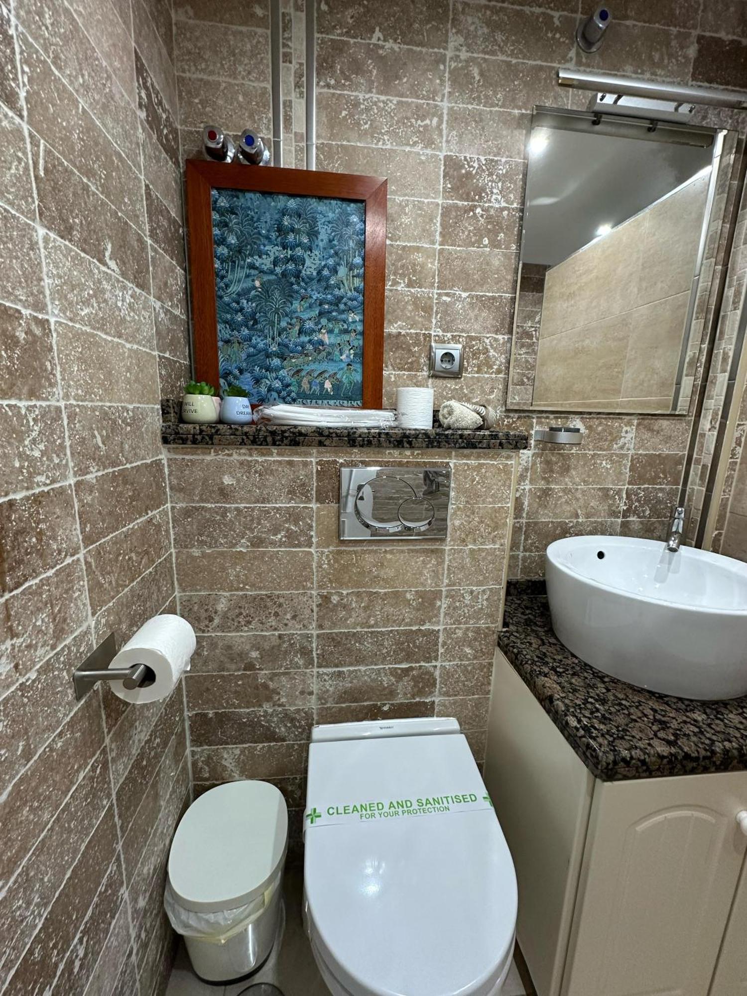 Modern 1Br Walk To Beach, Casino & Puerto Banus Apartment